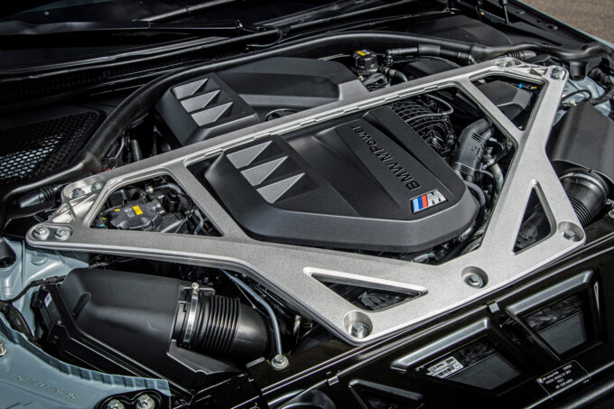 BMW: M4 CSL